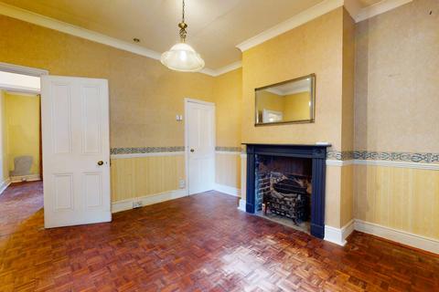 16 Victoria Road, Uxbridge, UB8 2TW