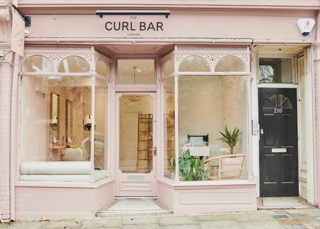 Middle Lane, London N8 Hairdresser and barber shop £1,000 pcm (£231 pw)