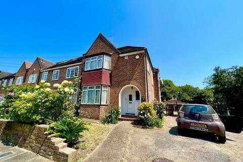 4 bedroom semi-detached house to rent, Bramber Road, North Finchley