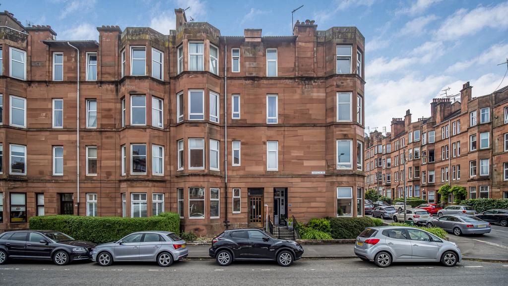131 Tantallon Road, Shawlands, Glasgow G41 3EW 2 bed flat for sale £