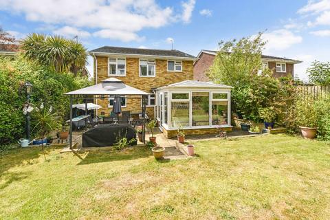14 Beavers Close, Alton, GU34 2EF