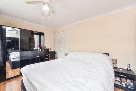 14 Beavers Close, Alton, GU34 2EF