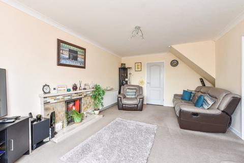 14 Beavers Close, Alton, GU34 2EF