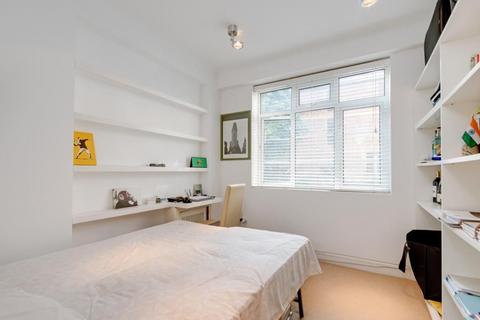 2 bedroom flat to rent, Grove End Gardens, NW8