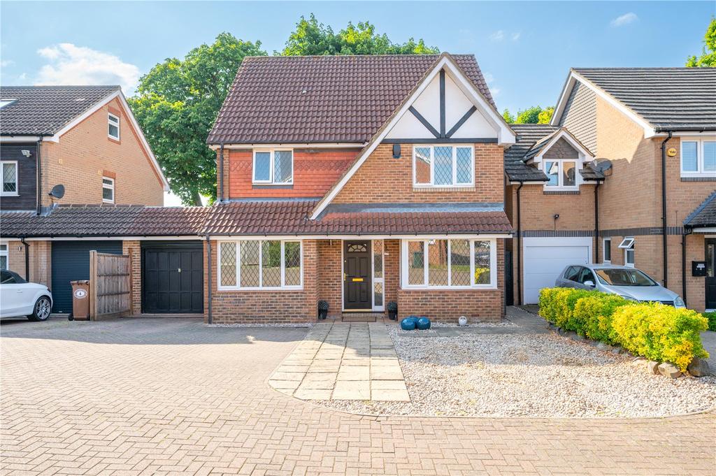 Oriole Close, Abbots Langley, Hertfordshire 4 bed detached house for