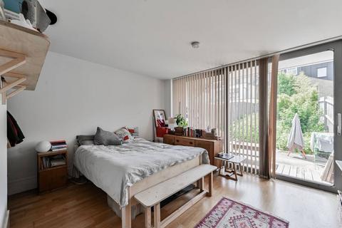 2 bedroom terraced house for sale, Stadium Mews, Islington, London, N5