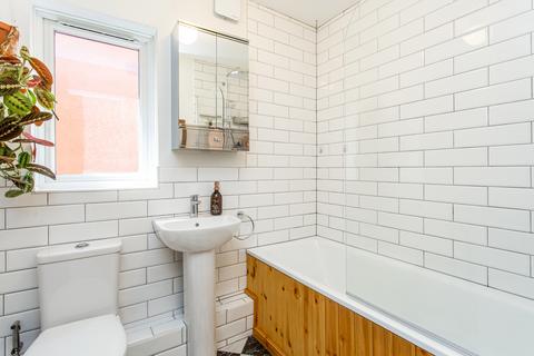 53 Wrexham Road, London, E3 2TJ