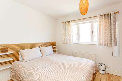 53 Wrexham Road, London, E3 2TJ