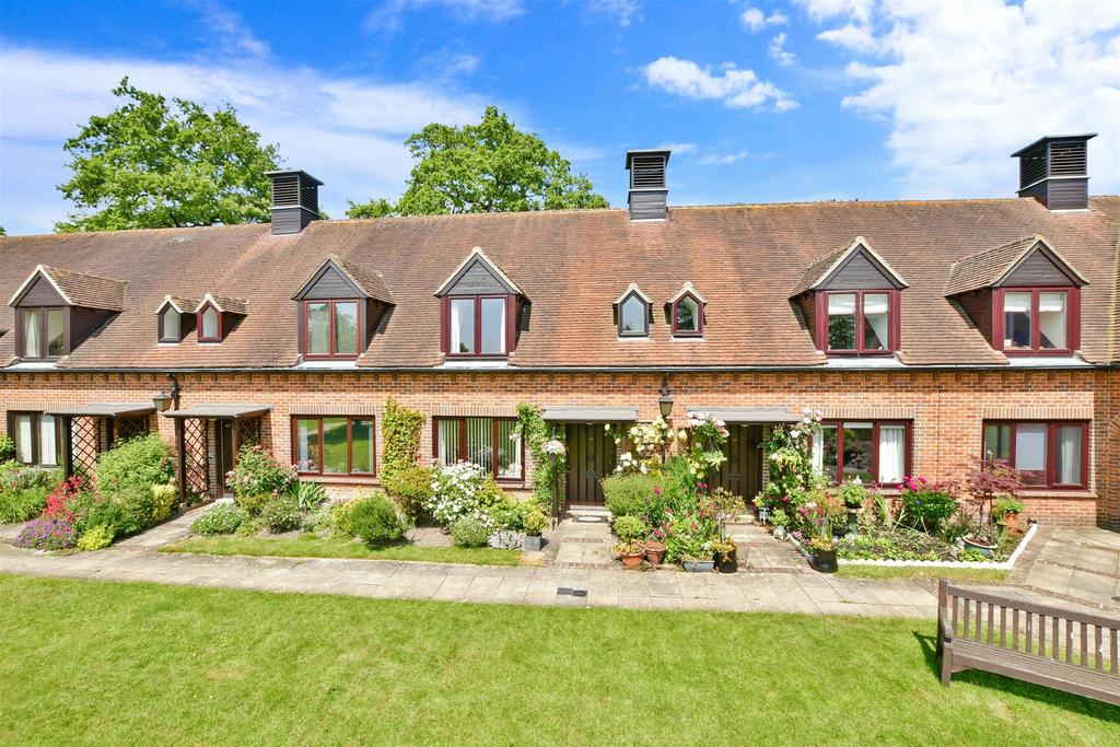 Atwater Court, Lenham, Maidstone, Kent 2 bed terraced house for sale