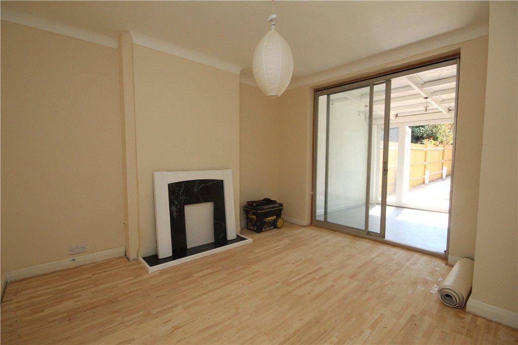 Warlingham Road, Thornton Heath, CR7 3 bed terraced house £2,100 pcm