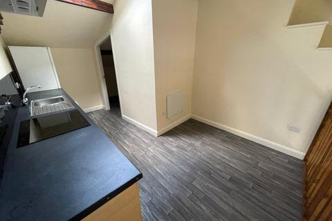 1 bedroom flat to rent, Low Street, Keighley, West Yorkshire, UK, BD21