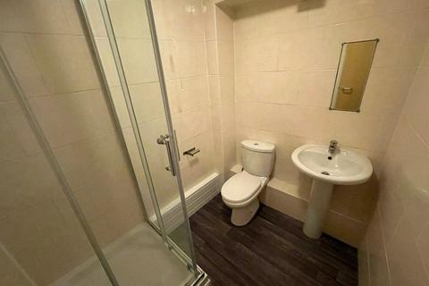 1 bedroom flat to rent, Low Street, Keighley, West Yorkshire, UK, BD21