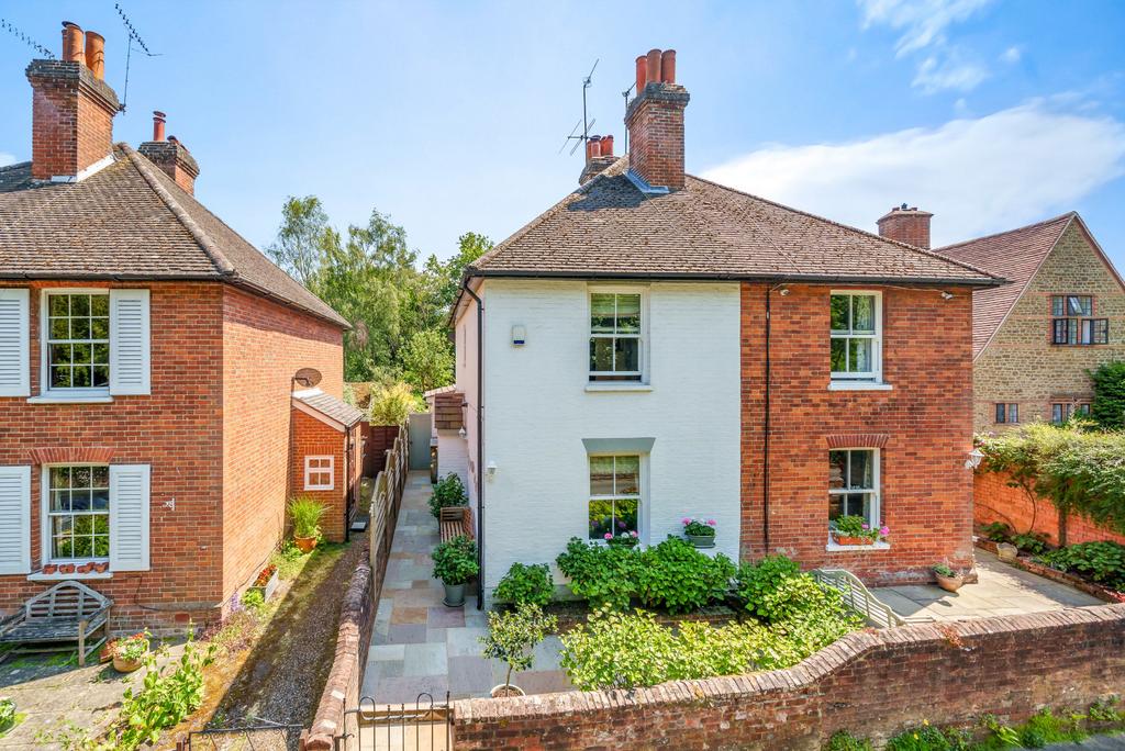 Snowdenham Lane, Guildford, GU5 3 bed semidetached house for sale £