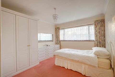 9 Broomfield, Benfleet, SS7 2ST