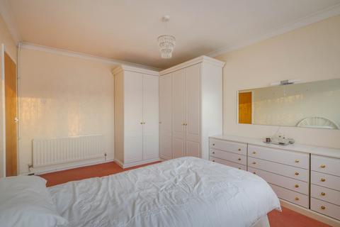 9 Broomfield, Benfleet, SS7 2ST