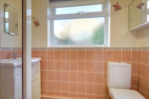 9 Broomfield, Benfleet, SS7 2ST