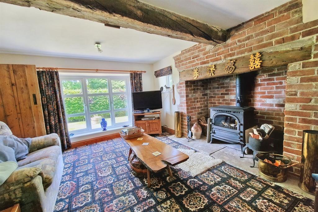 4 bed detached house for sale £640,000