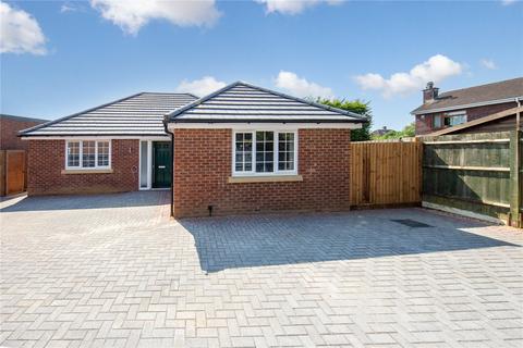 2 bedroom bungalow to rent, Stronnell Close, Bedfordshire LU2