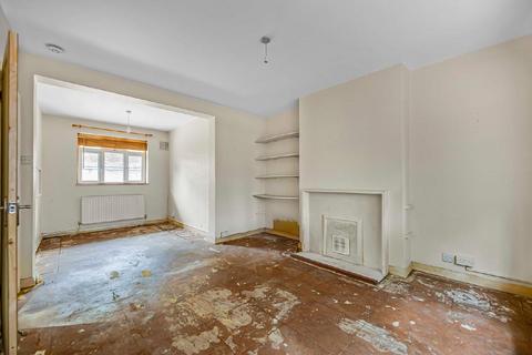 9 Perth Close, London, SW20 0AJ