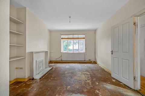 9 Perth Close, London, SW20 0AJ