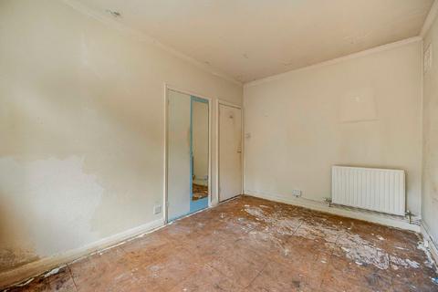 9 Perth Close, London, SW20 0AJ