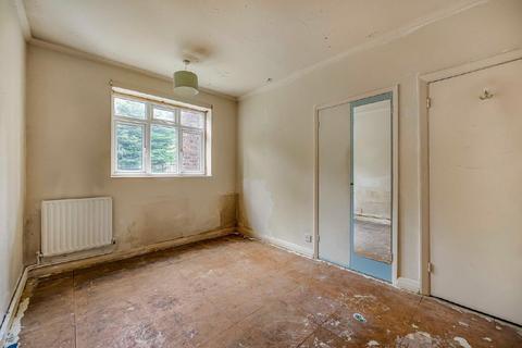 9 Perth Close, London, SW20 0AJ
