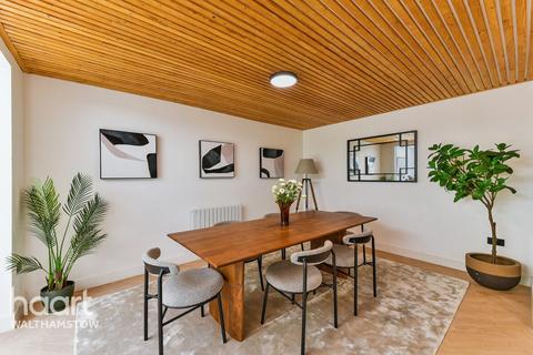 8 Hempstead Road, London, E17 3RL
