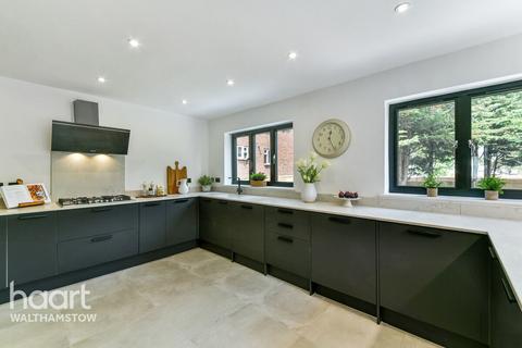 8 Hempstead Road, London, E17 3RL