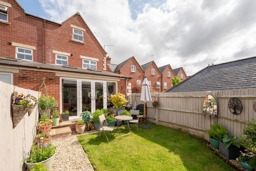 London Road, MoretonInMarsh, GL56 4 bed semidetached house for sale