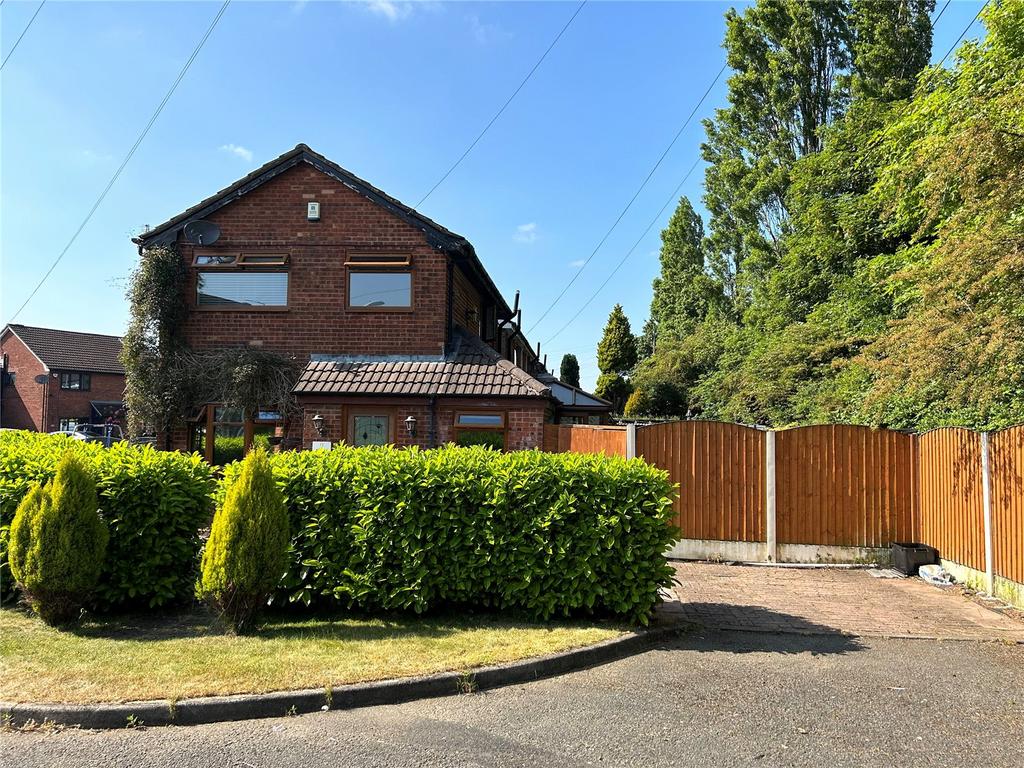 Hillingdon Close, Hollinwood, Oldham, OL8 3 bed detached house for sale £265,000
