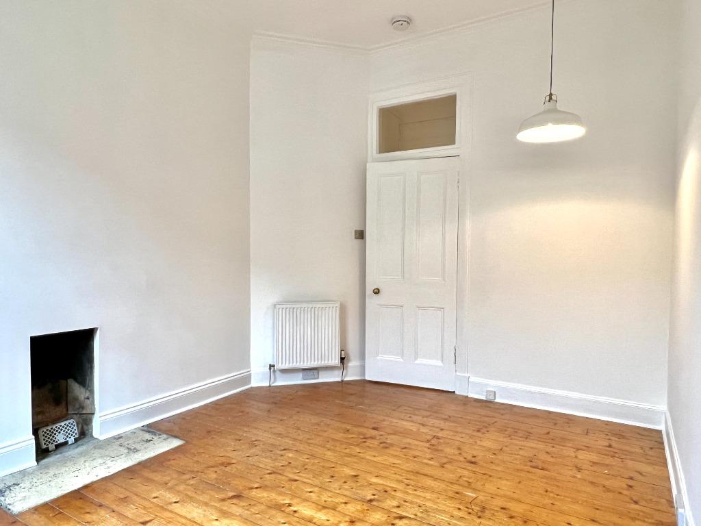 Lorne Square, Leith Walk, Edinburgh, EH6 1 bed flat £950 pcm (£219 pw)