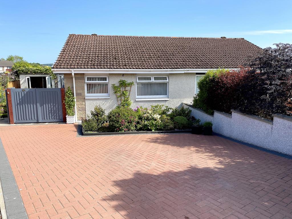 10 Drive, INVERNESS, IV3 8SG 2 bed semidetached bungalow for
