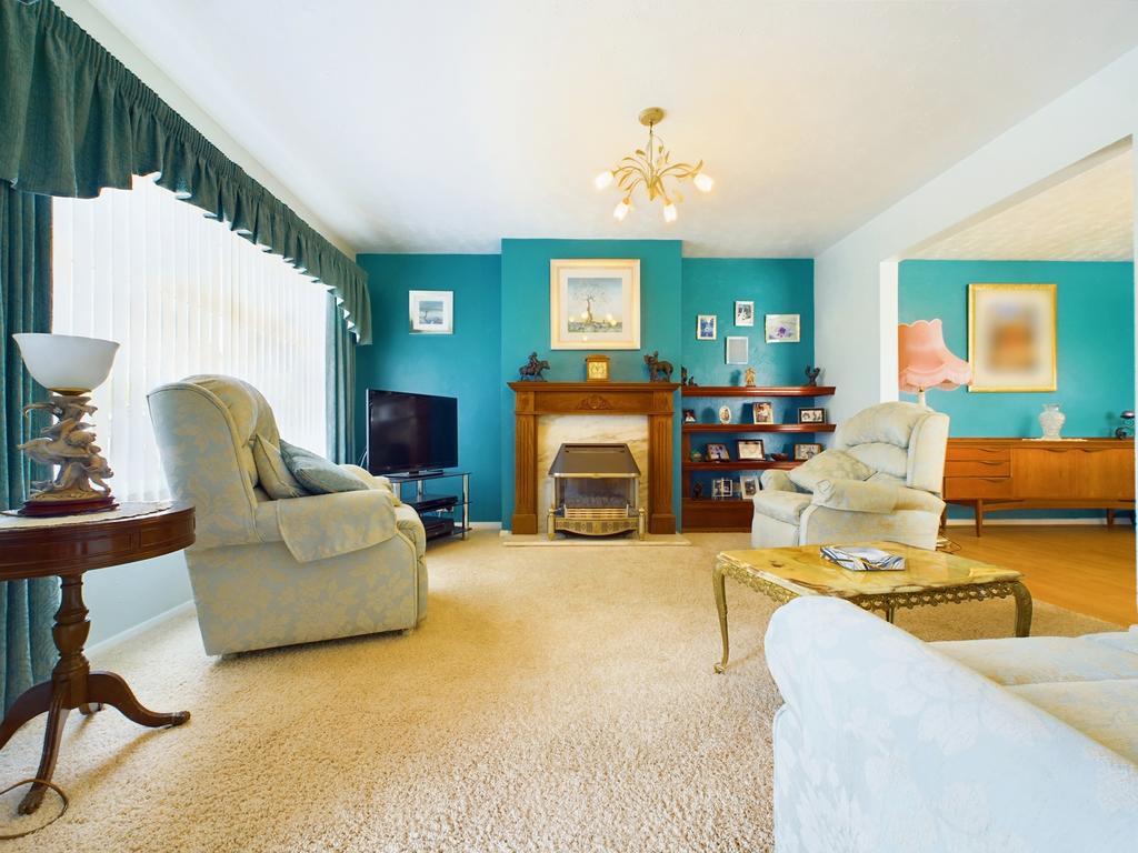 Priory Gardens, Usk NP15 3 bed semidetached house for sale £310,000