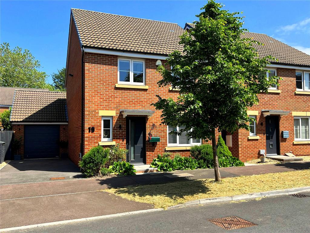 Spinners Road, Brockworth, Gloucester, Gloucestershire, GL3 4 bed