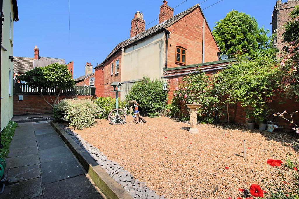 Melton Road, Thurmaston, LE4 2 bed semidetached house £230,000