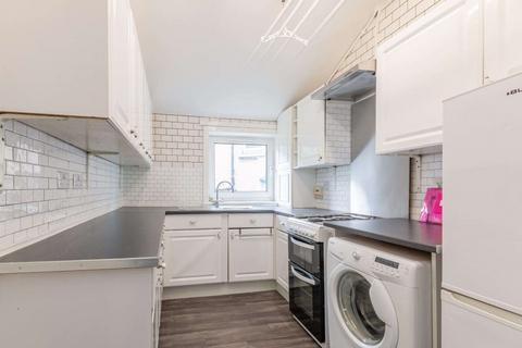 3 bedroom villa to rent, 2966L Logie Green Road, Edinburgh, EH7 4EY