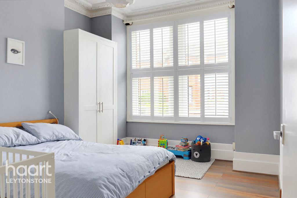 Forest Drive West, London 1 bed apartment for sale £250,000