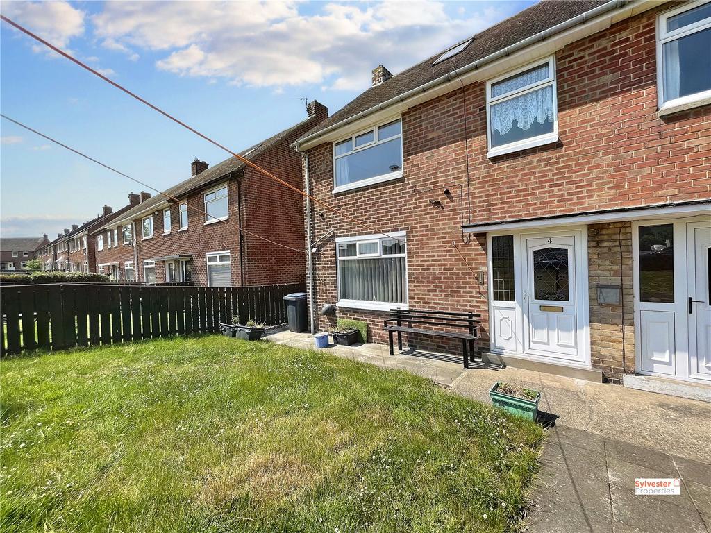 Lambton Gardens, Burnopfield, NE16 3 bed terraced house £105,000