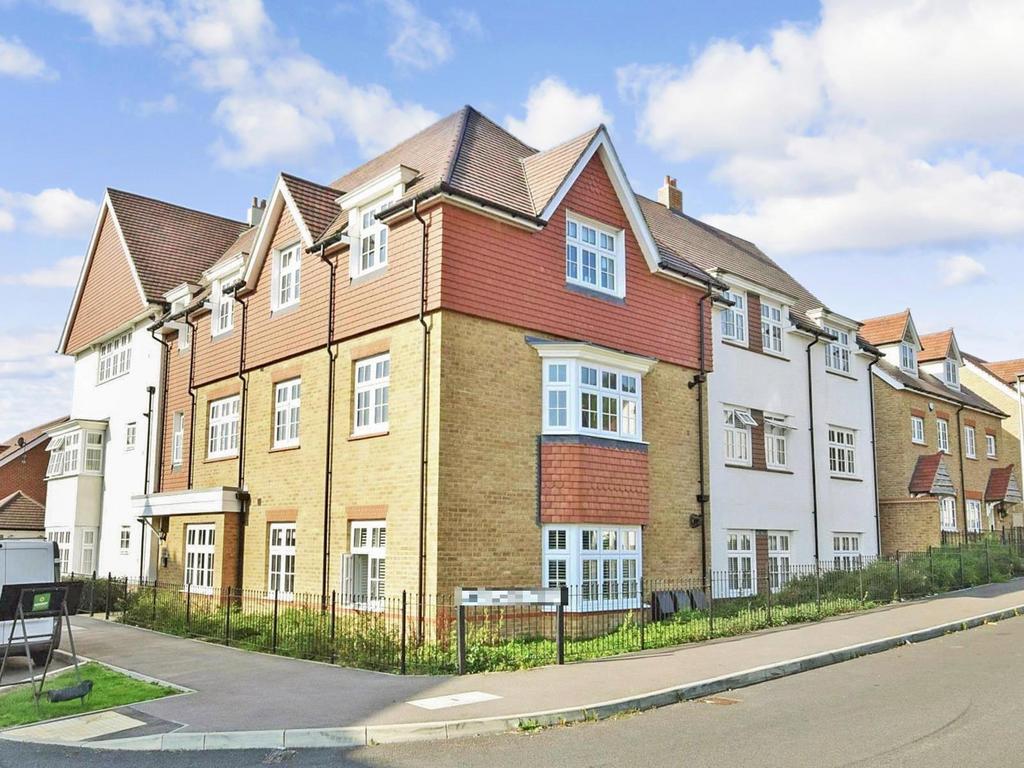 Limeburners Drive, Halling, Kent 2 bed ground floor flat for sale £