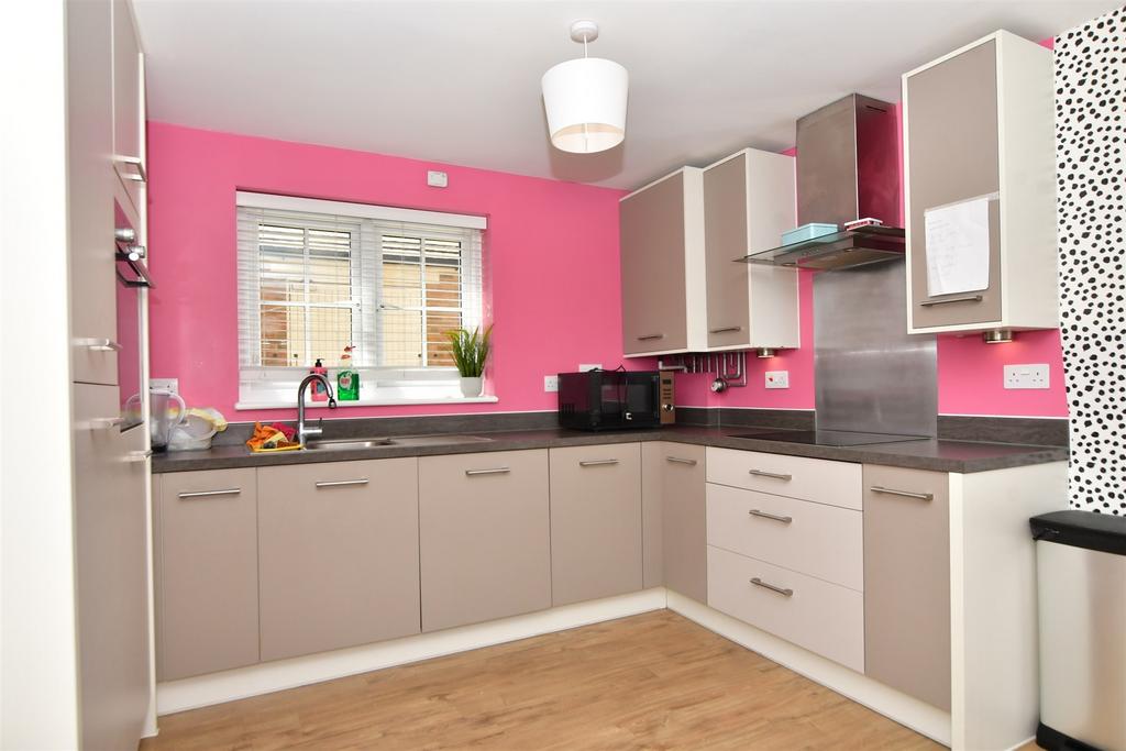 Lounge/Dining/Kitchen