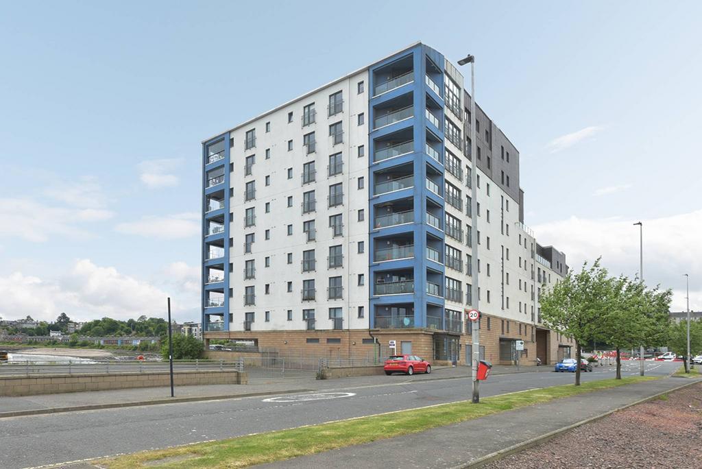Flat 16, 3 Lochinvar Drive, Granton, Edinburgh, EH5 1GJ 4 bed flat for