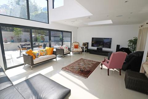 Mill Hill NW7