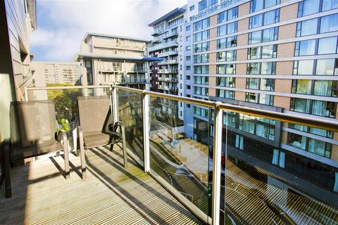 1 bedroom apartment to rent, Lanson Building, 348 Queenstown Road, London, SW11