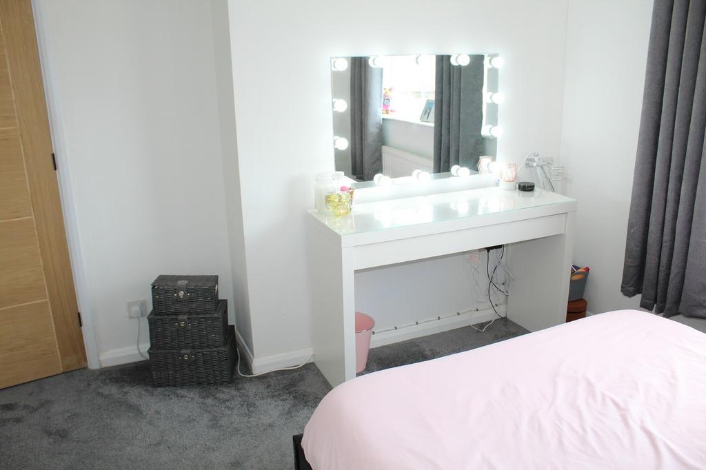 Bedroom 2 Picture 2