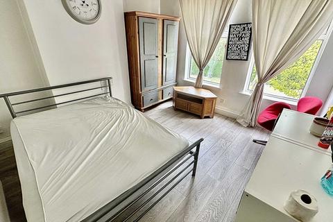1 bedroom in a house share to rent, Wellingborough Road, Rushden