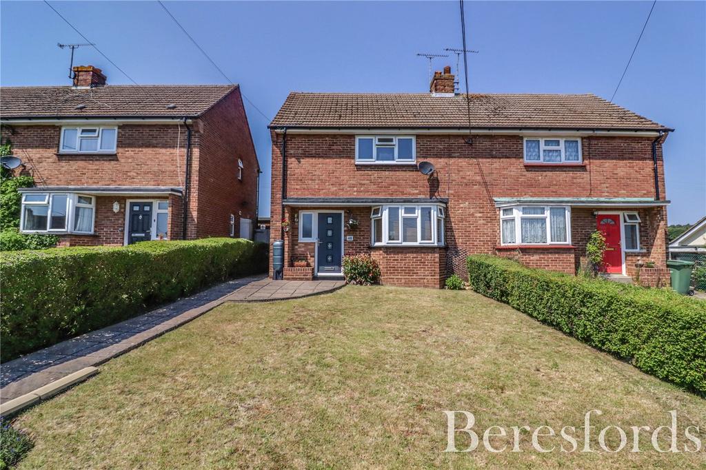 Saffron Gardens, Wethersfield, CM7 2 bed semidetached house £350,000