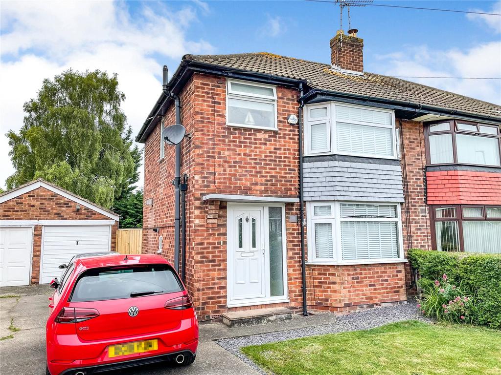 Oldfield Crescent, Chester, Cheshire, CH4 3 bed semidetached house for