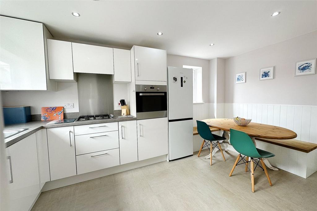 Thompson Grove, Littlehampton, West Sussex 3 bed semidetached house