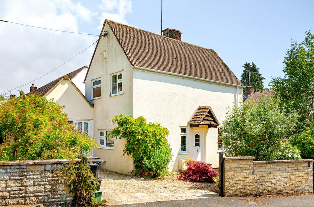 Bowling Green Avenue, Cirencester, Gloucestershire, GL7 4 bed detached house for sale £550,000