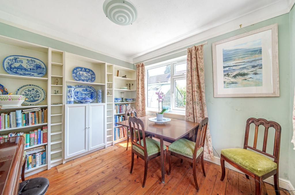 Bowling Green Avenue, Cirencester, Gloucestershire, GL7 4 bed detached house for sale £550,000